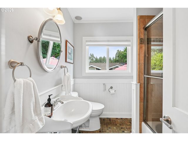 1638 Sw UPLAND Dr, Portland, OR 97221