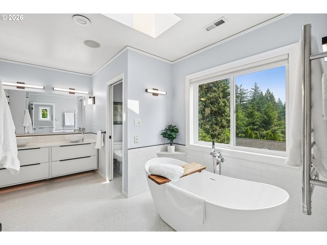 1638 Sw UPLAND Dr, Portland, OR 97221