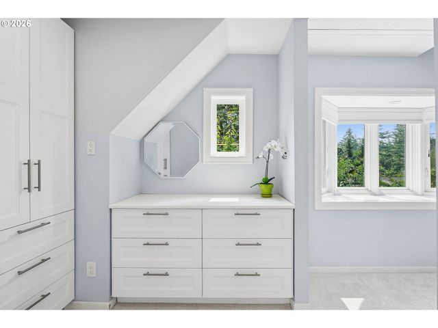 1638 Sw UPLAND Dr, Portland, OR 97221
