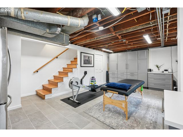 1638 Sw UPLAND Dr, Portland, OR 97221