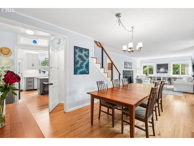 1638 Sw UPLAND Dr, Portland, OR 97221