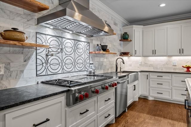 1355 Mitchell Rd, Pulaski, TN 38478