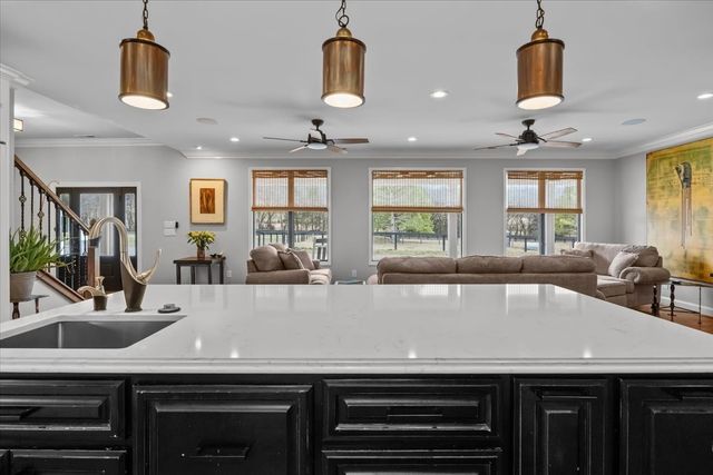 1355 Mitchell Rd, Pulaski, TN 38478