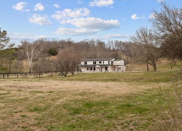 1355 Mitchell Rd, Pulaski, TN 38478