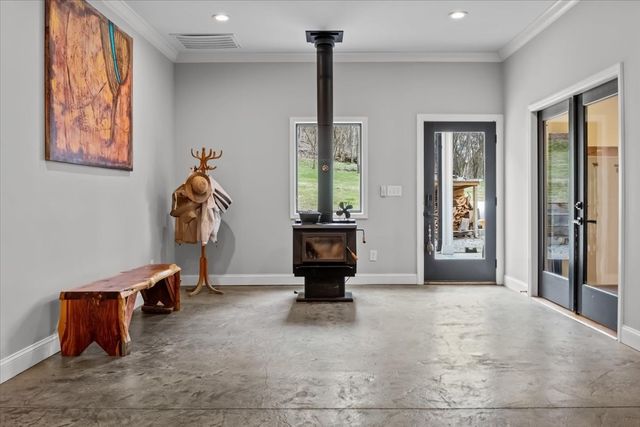 1355 Mitchell Rd, Pulaski, TN 38478