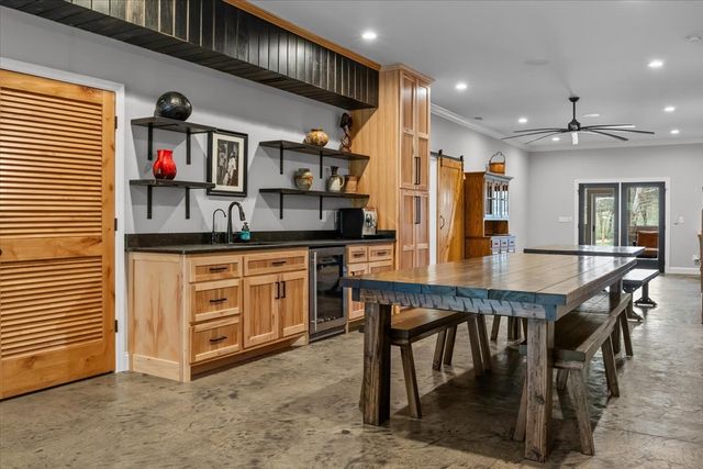 1355 Mitchell Rd, Pulaski, TN 38478