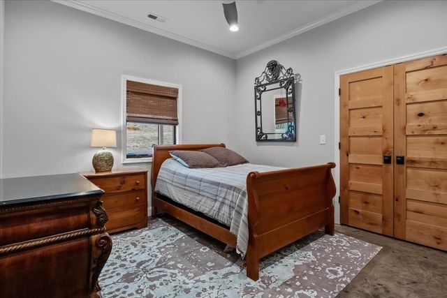 1355 Mitchell Rd, Pulaski, TN 38478