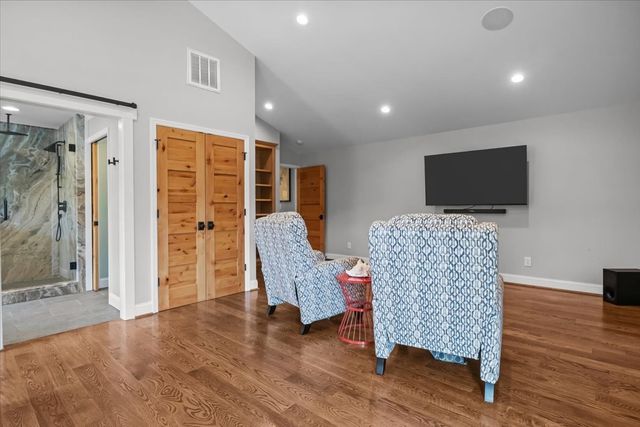 1355 Mitchell Rd, Pulaski, TN 38478