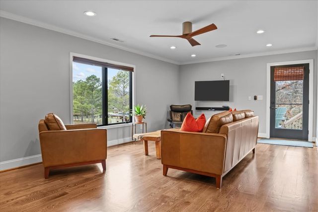 1355 Mitchell Rd, Pulaski, TN 38478