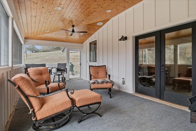 1355 Mitchell Rd, Pulaski, TN 38478