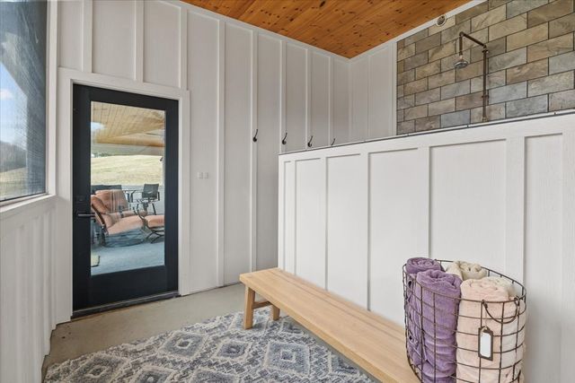 1355 Mitchell Rd, Pulaski, TN 38478