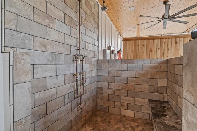 1355 Mitchell Rd, Pulaski, TN 38478