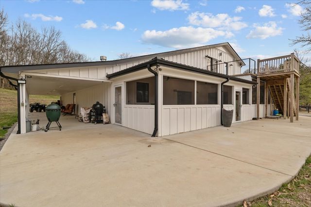 1355 Mitchell Rd, Pulaski, TN 38478