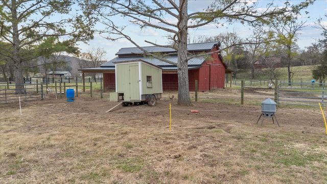 1355 Mitchell Rd, Pulaski, TN 38478