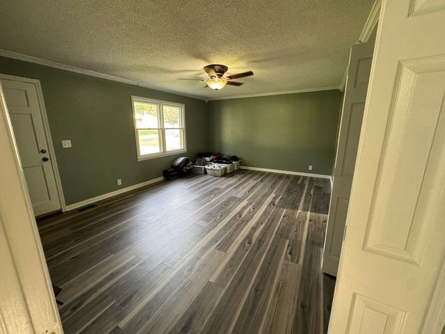 15 Harper Dr, Fayetteville, TN 37334