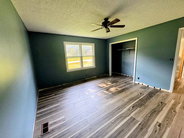 15 Harper Dr, Fayetteville, TN 37334