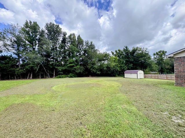 15 Harper Dr, Fayetteville, TN 37334