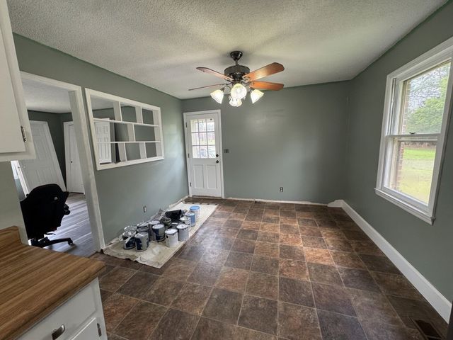15 Harper Dr, Fayetteville, TN 37334