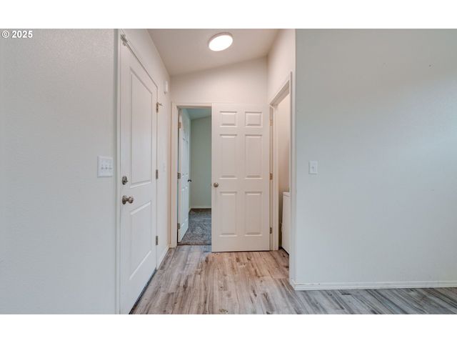 1020 3RD Ave, Castle Rock, WA 98611