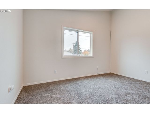 1020 3RD Ave, Castle Rock, WA 98611