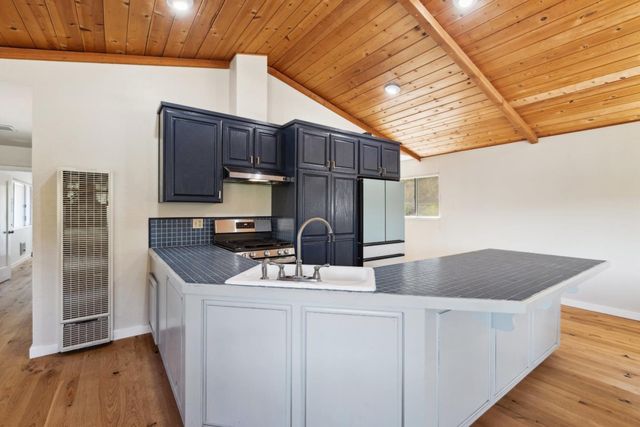 16035 Oak Glen Avenue, Morgan Hill, CA 95037