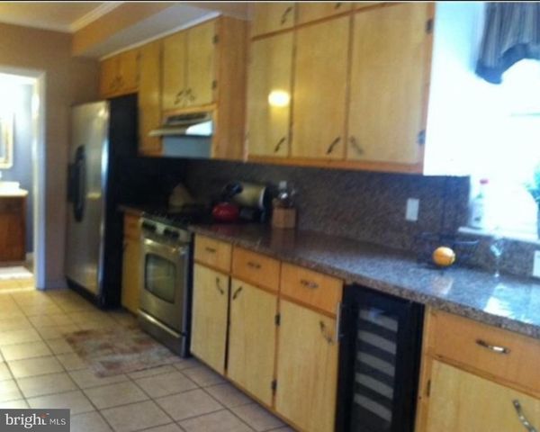 1209 W KINGS HWY, Mount Ephraim, NJ 08059