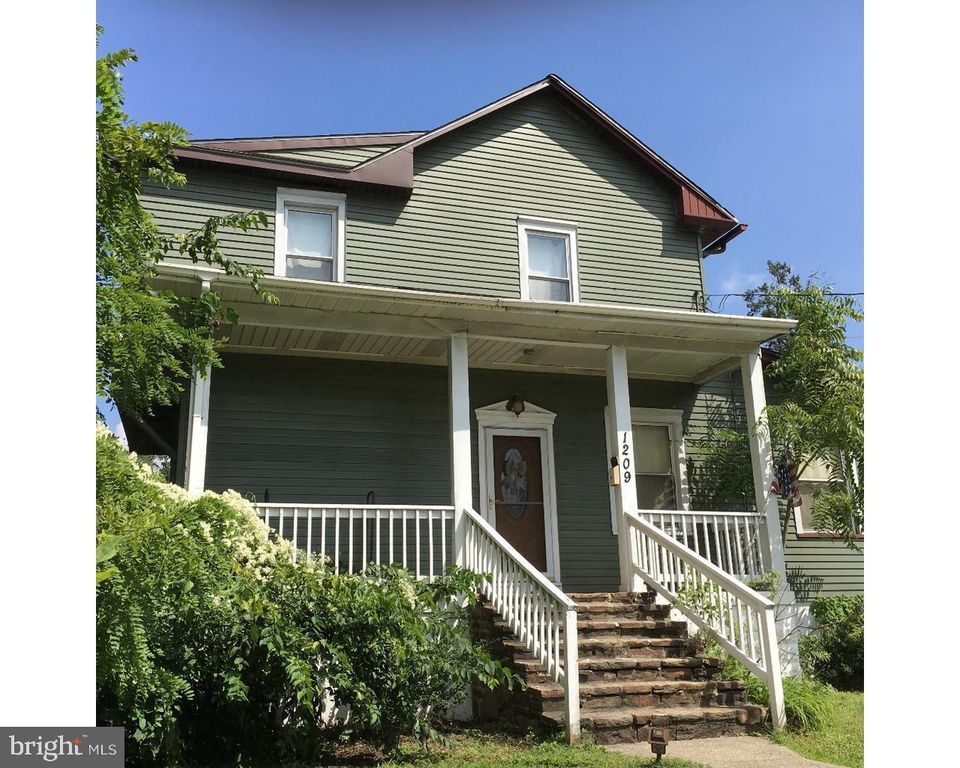 1209 W KINGS HWY, Mount Ephraim, NJ 08059