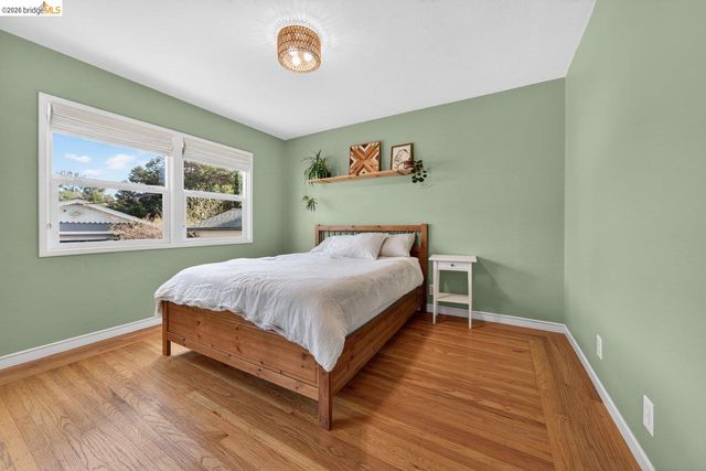 3734 McClelland St, Oakland, CA 94619