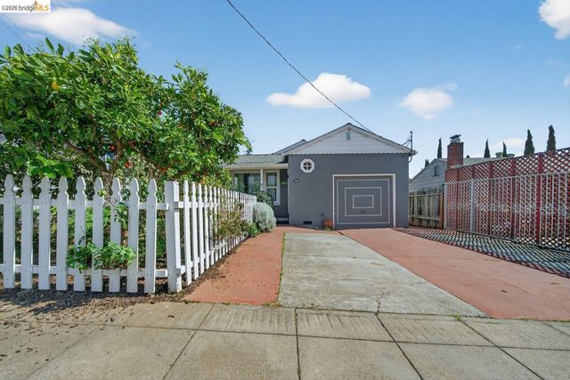 3734 McClelland St, Oakland, CA 94619