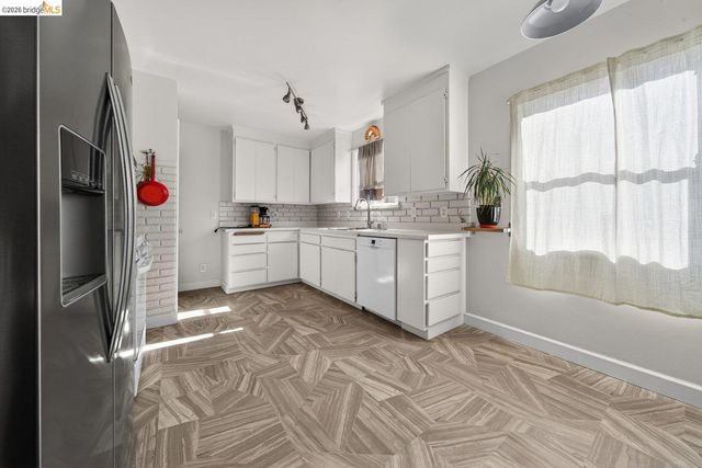 3734 McClelland St, Oakland, CA 94619