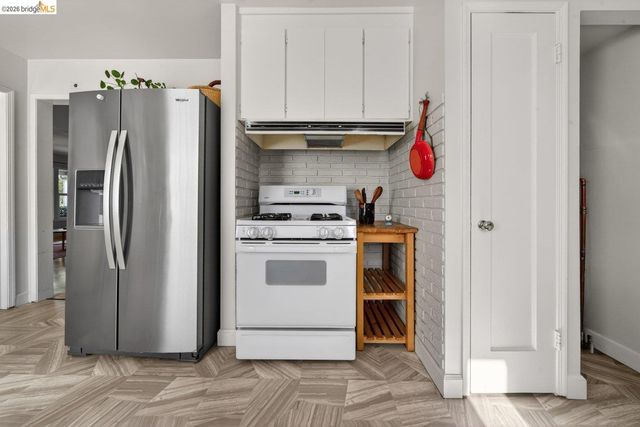 3734 McClelland St, Oakland, CA 94619