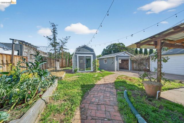 3734 McClelland St, Oakland, CA 94619