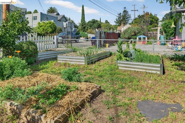 3734 McClelland St, Oakland, CA 94619