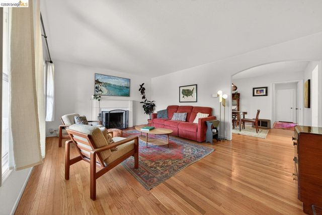 3734 McClelland St, Oakland, CA 94619