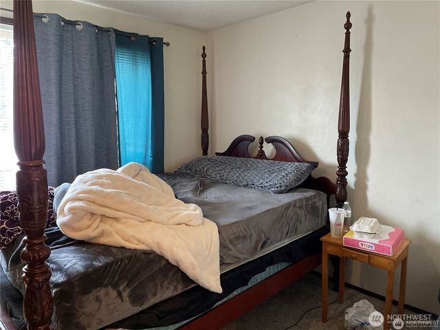 1206 Tule Lake Road S, Tacoma, WA 98444