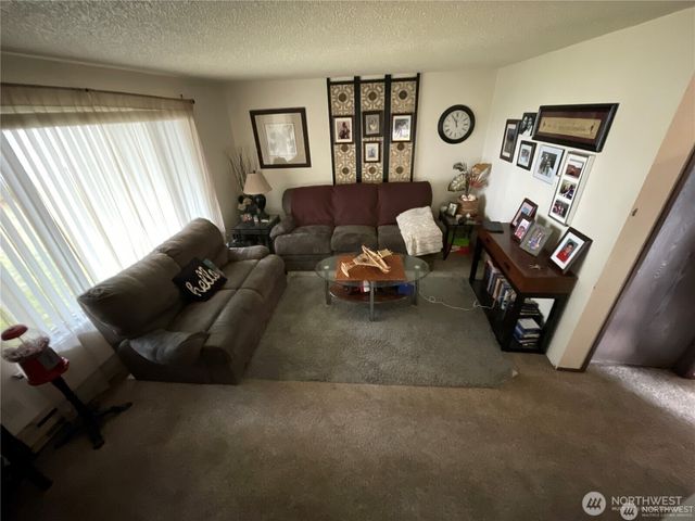 1206 Tule Lake Road S, Tacoma, WA 98444
