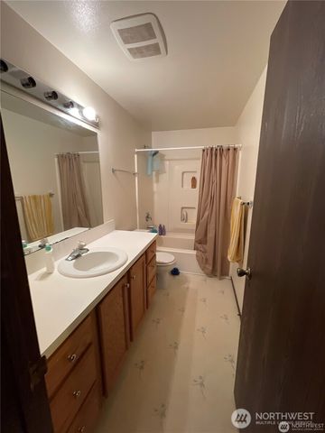 1206 Tule Lake Road S, Tacoma, WA 98444
