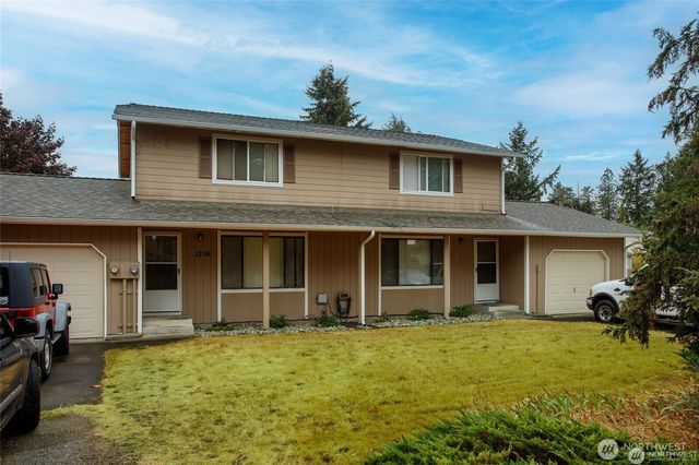 1206 Tule Lake Road S, Tacoma, WA 98444