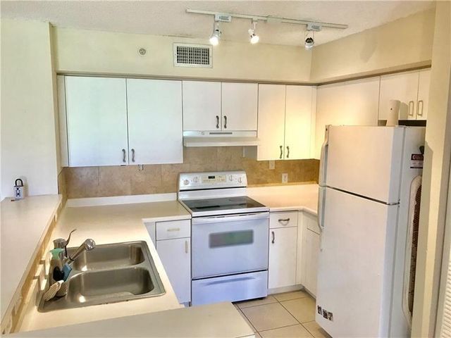 7864 Sonoma Springs Circle 104, Lake Worth, FL 33463