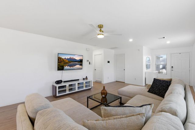 14427 Woodcott Warren Way, Pearland, TX 77545