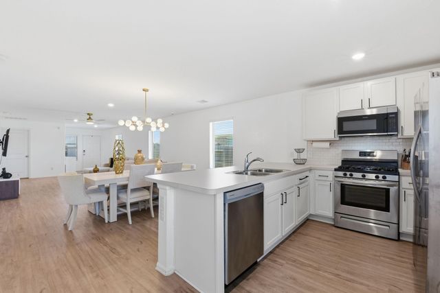 14427 Woodcott Warren Way, Pearland, TX 77545