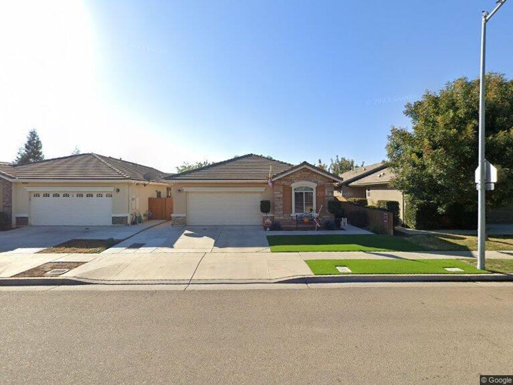 Image 1 of property listing at 7465 E Cortland Avenue, Fresno, CA 93737