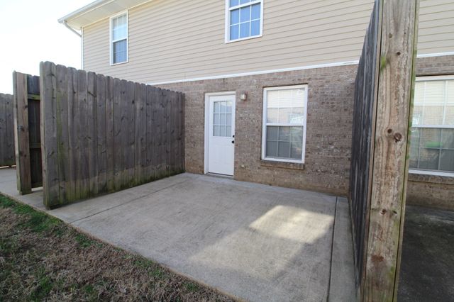 2300 Raleigh Ct Apt 3, Clarksville, TN 37043