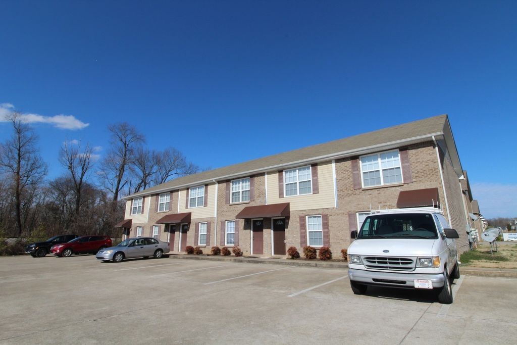2300 Raleigh Ct Apt 3, Clarksville, TN 37043