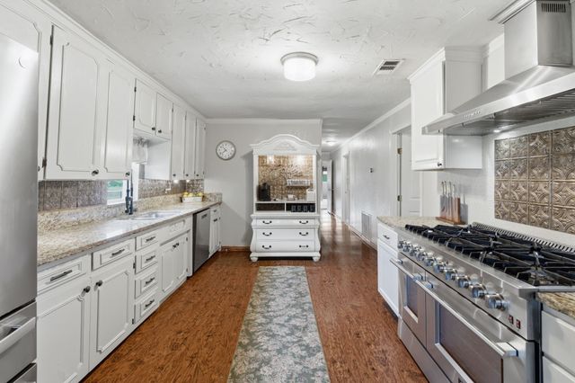 298 County Road 3940, Poolville, TX 76487