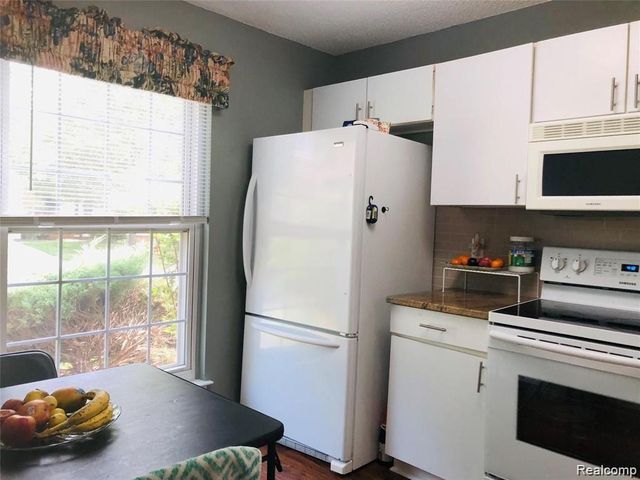 41419 Cornell Drive, Novi, MI 48377