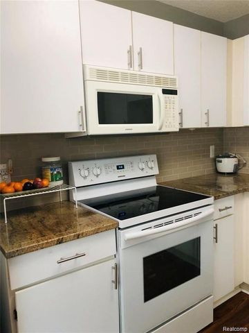41419 Cornell Drive, Novi, MI 48377