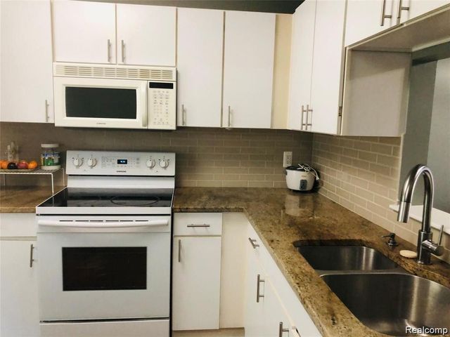 41419 Cornell Drive, Novi, MI 48377