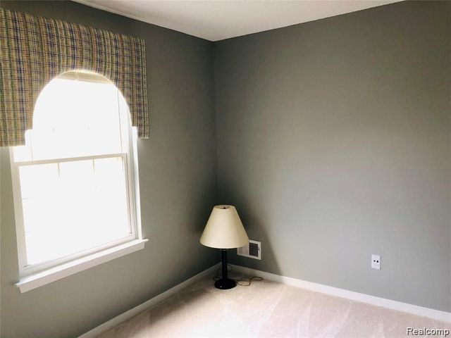 41419 Cornell Drive, Novi, MI 48377