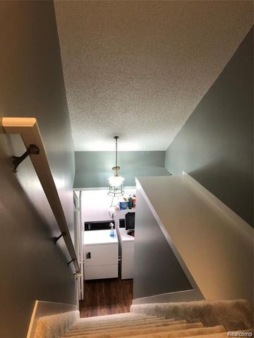 41419 Cornell Drive, Novi, MI 48377